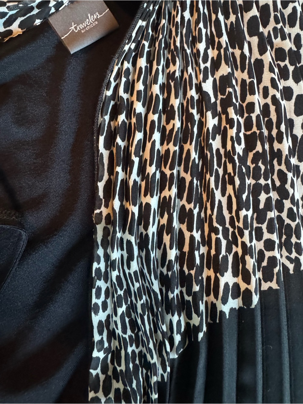 Chico’s 0 Travelers Black White Leopard Scissor Pleated Layer Vest 4 6 stretch S - Picture 12 of 12